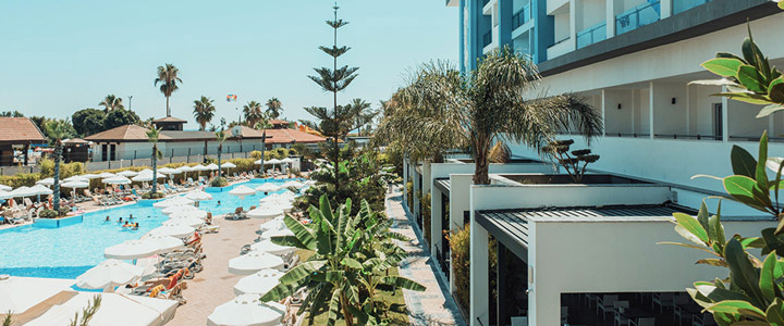 Seashell Resort & Spa 5* - Die Anlage verfügt über eine einladende Poollandschaft mit separatem Kinderbecken. Auch im Innenbereich sorgt ein saisonal geöffneter Pool für Badespaß.