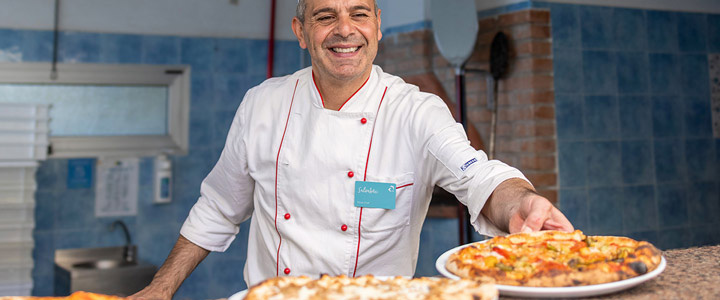 Entfliehen Sie dem kalten Winter zuhause und erleben Sie die Welt mit Costa Fortuna. Atemberaubende Sternenhimmel inklusive.