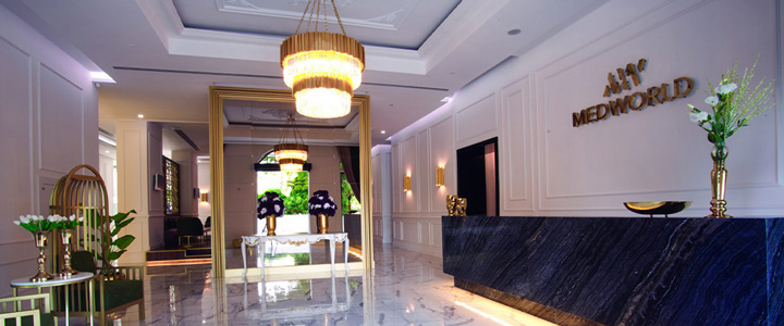 Medworld Health and Rehabilitation Center; Innenraum, ausgestattet mit Marmor-Fliesen und eleganter Einrichtung.